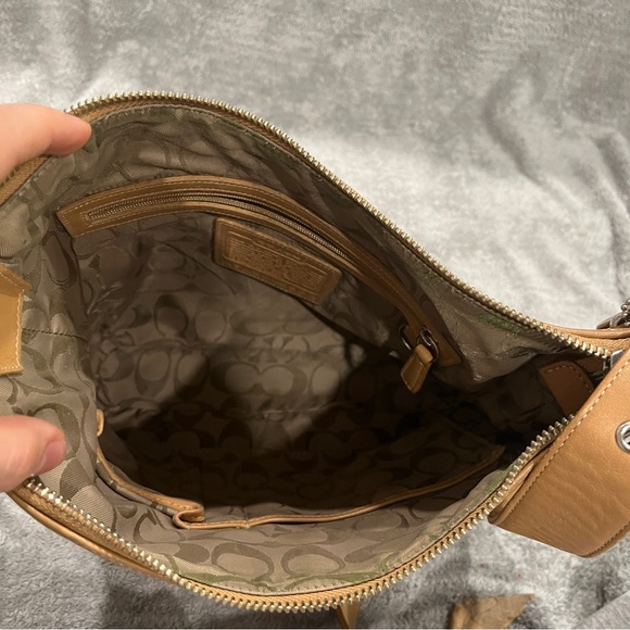 Vintage coach 9326 slim legacy hobo duffle tan crossbody - Picture 10 of 12